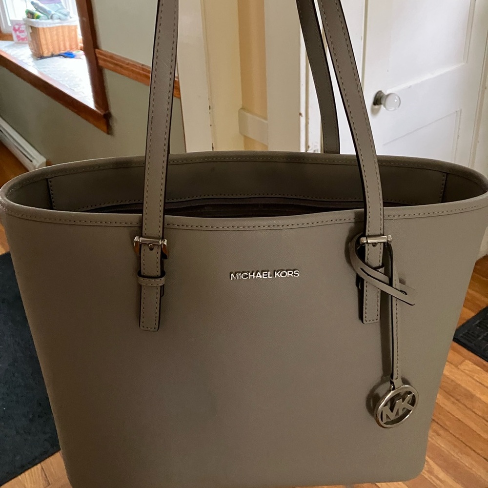 Michael Kors leather hand bag